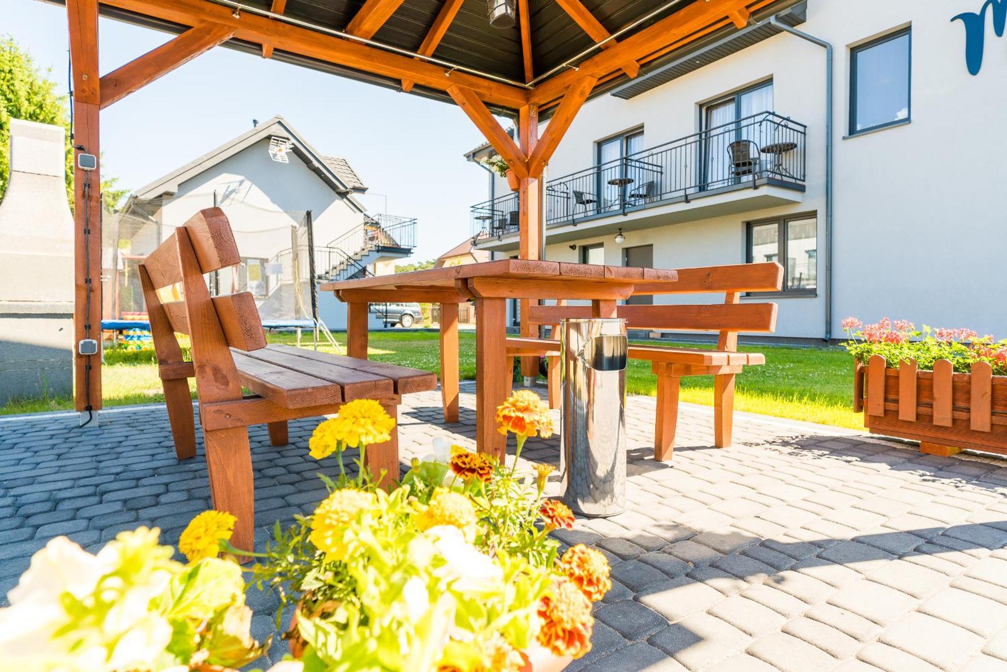 Magnolia Pokoje I Apartamenty Дембкі Екстер'єр фото