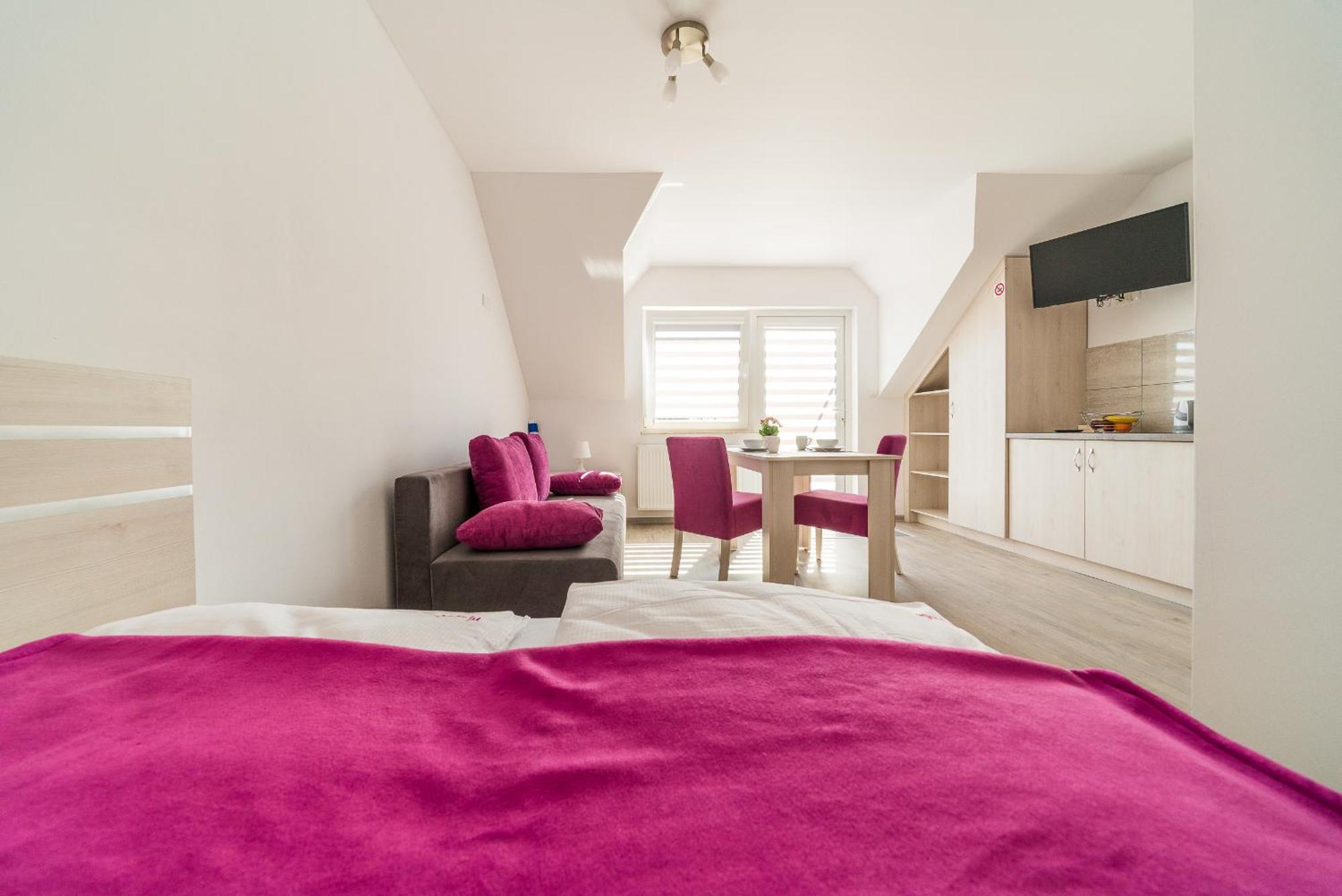 Magnolia Pokoje I Apartamenty Дембкі Екстер'єр фото
