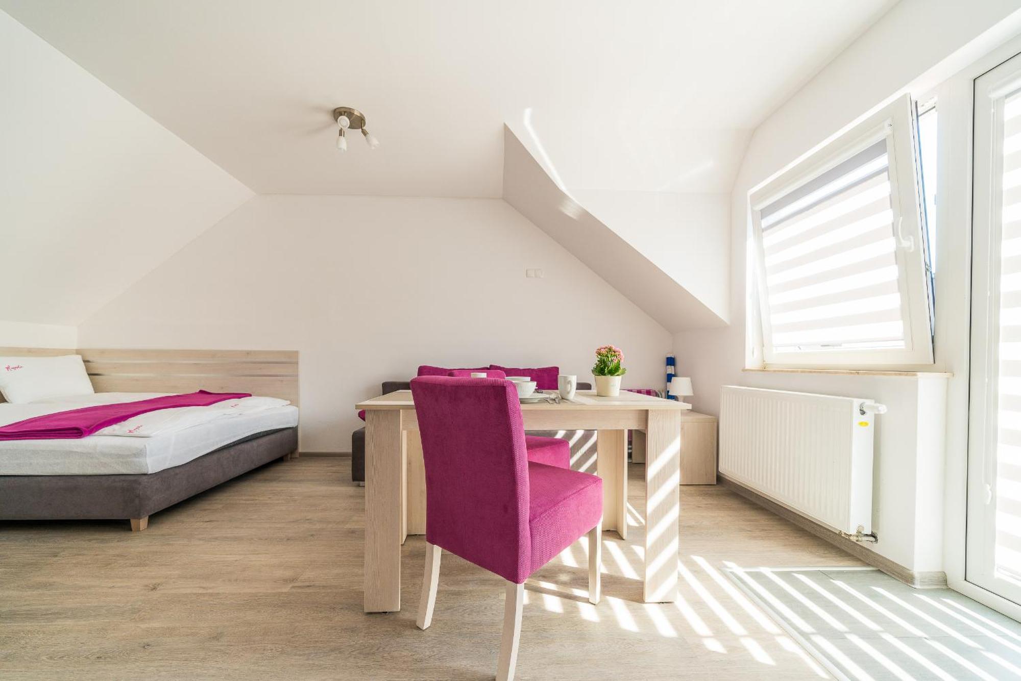 Magnolia Pokoje I Apartamenty Дембкі Екстер'єр фото